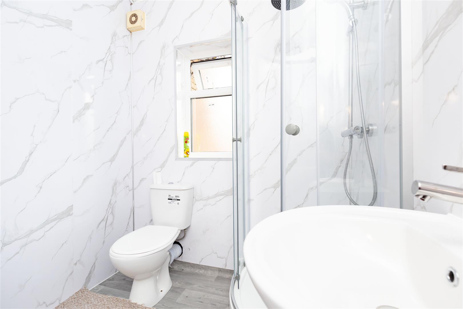 2 bed property in Southport Terrace, Chorley